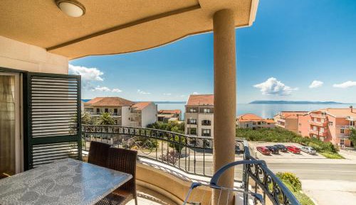 Two-Bedroom Apartment with Balcony