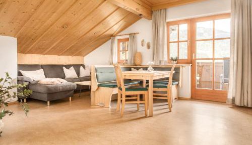 Three-Bedroom Apartment with Balcony