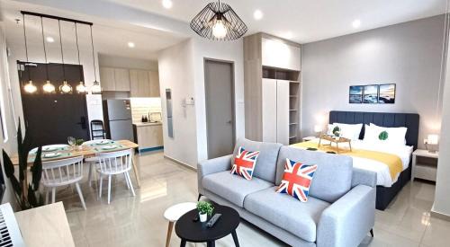 Studio Apartment with King Bed
