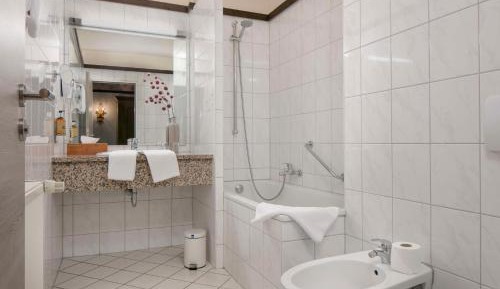 Comfort Queen Room