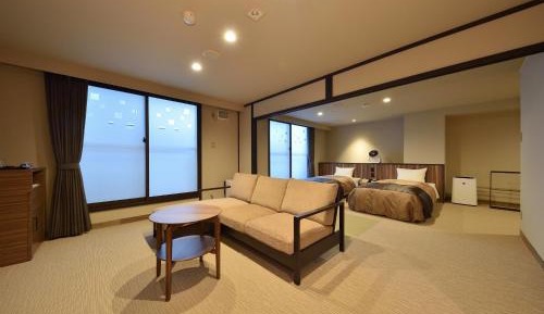 Deluxe Twin Room Type B