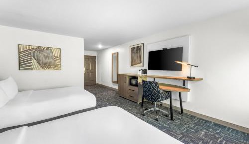 Double Room with Two Double Beds and Bath Tub - Disability Access/Non-Smoking