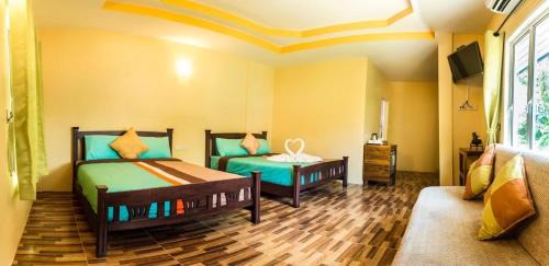 Deluxe Queen Room with Two Queen Beds