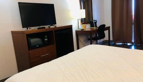 Queen Room - Mobility Access/Non-Smoking