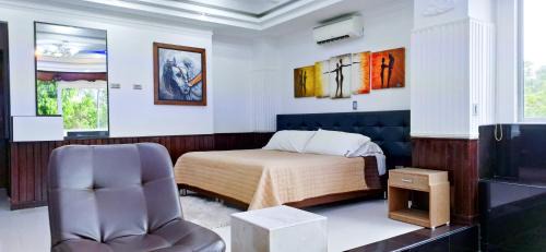 King Suite with Spa Bath