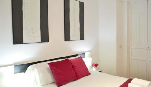 Superior One-Bedroom Apartment