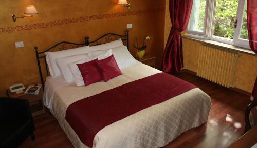 Double Room (1 Adult)