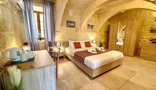 Triple Room with Bath