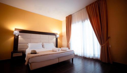 Deluxe Triple Room with Sea View