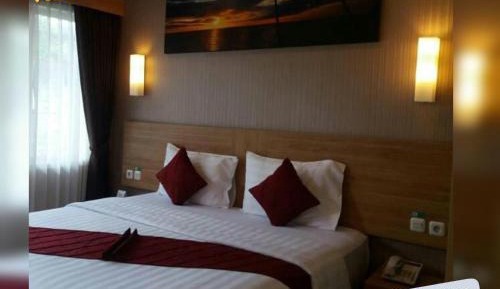 Deluxe Double Room (2 Adults + 1 Child)