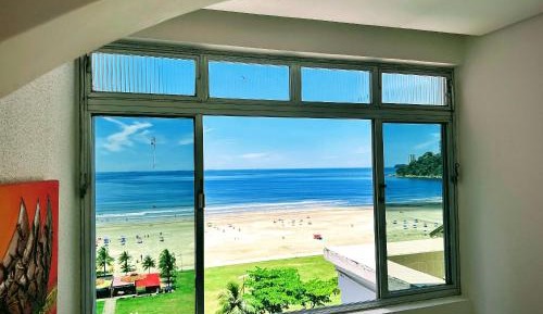 Three-Bedroom Apartment with Ocean View