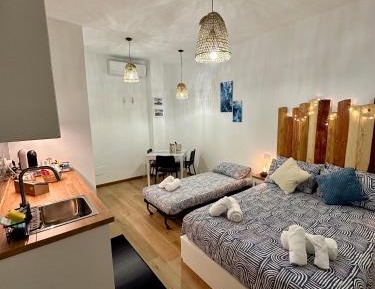 Double Room with Balcony (3 Adults)
