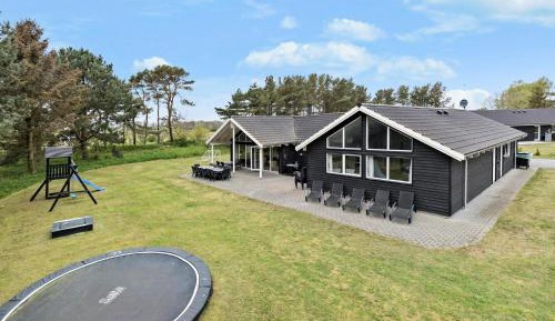 Eight-Bedroom Holiday Home