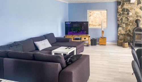 Three-Bedroom Holiday Home 
