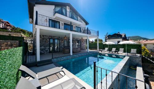 Villa with Private Pool