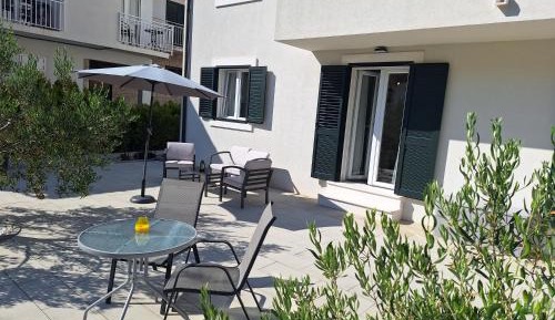 One-Bedroom Apartment with Terrace