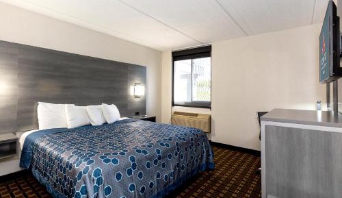Deluxe King Room