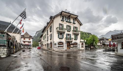 Three-Bedroom Superior Apartment