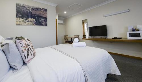 Standard Queen Room