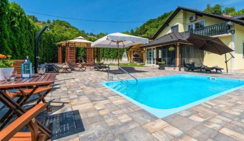 Four-Bedroom Vacation Home