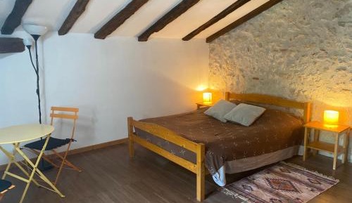 Deluxe Room (2 Adults + 1 Child)