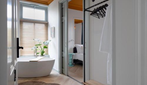 Deluxe Double Room with Bath