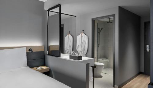 Deluxe Guest Room, 3Twin/Single Beds
