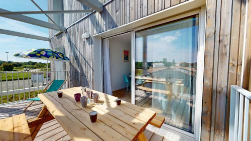 Apartment with Balcony