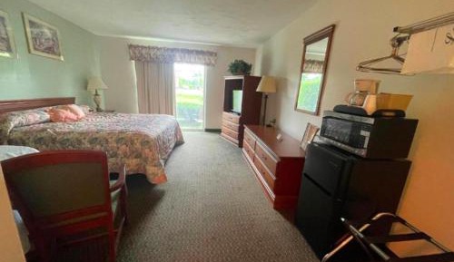 Deluxe King Suite