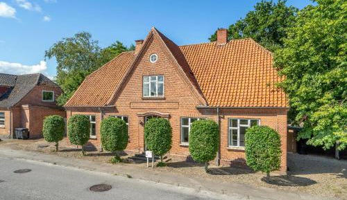 Six-Bedroom Holiday Home