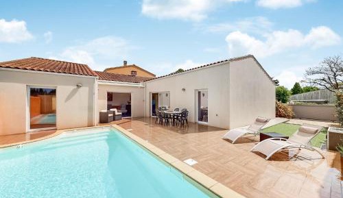 Three-Bedroom Holiday Home 