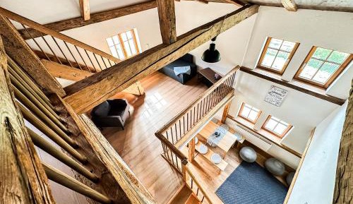 Apartment with Mountain View