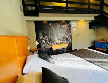 Family Room (2 Adults + 2 Children)