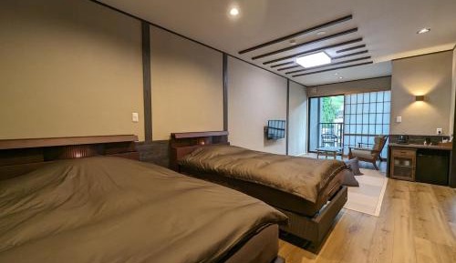 Twin Room with Private Bathroom