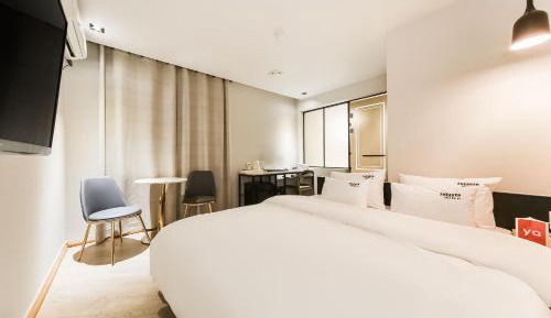 Deluxe King Room