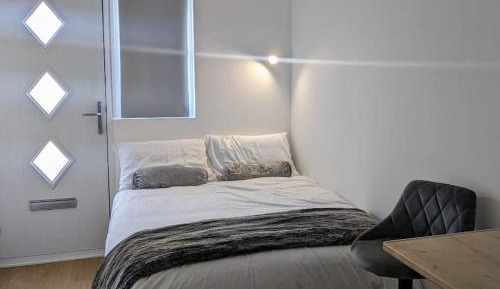 Apartment with Shower