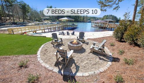 Four-Bedroom Holiday Home