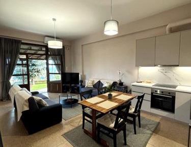 Apartment with Garden View