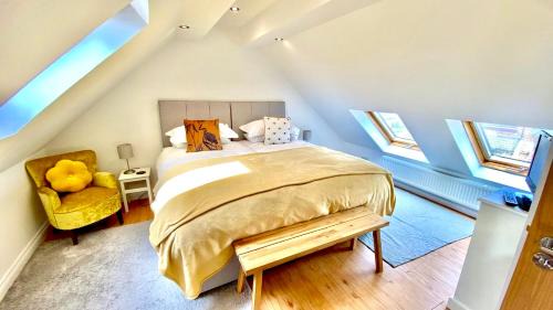 Double or Twin Room with Private Bathroom