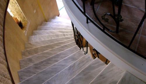 Windmill One-Bedroom Apartment - Split Level