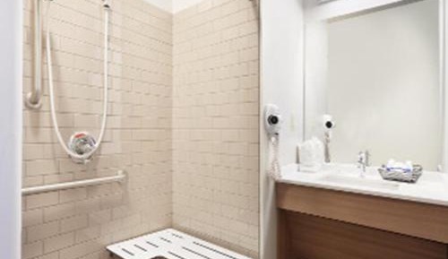 Queen Room with Two Queen Beds - Mobility Access/Non-Smoking