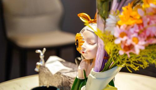 One-Bedroom Apartment with City View