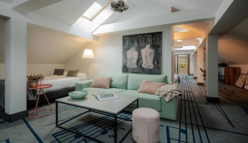 Deluxe Family Suite