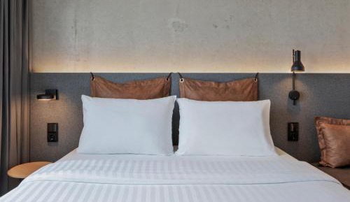 Moxy Fabulous Sleeper Queen Room with Sofa Bed
