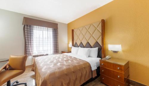 King Room - Non-Smoking - Exterior Hall