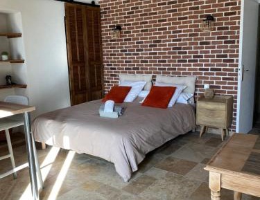 Studio with Terrace