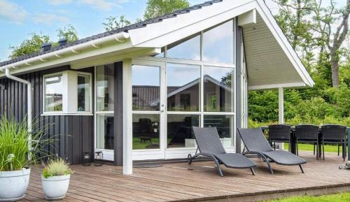 Three-Bedroom Holiday Home 
