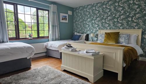 Standard Queen Room