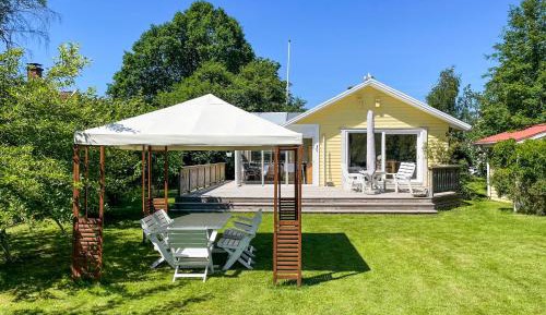 Two-Bedroom Holiday Home