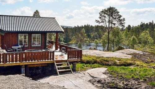 Four-Bedroom Holiday Home